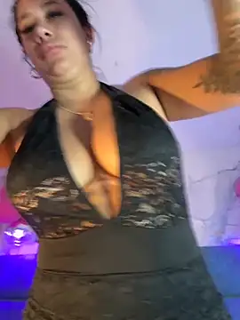 kiim taaylor online show from September 2025 01:02:02 PM