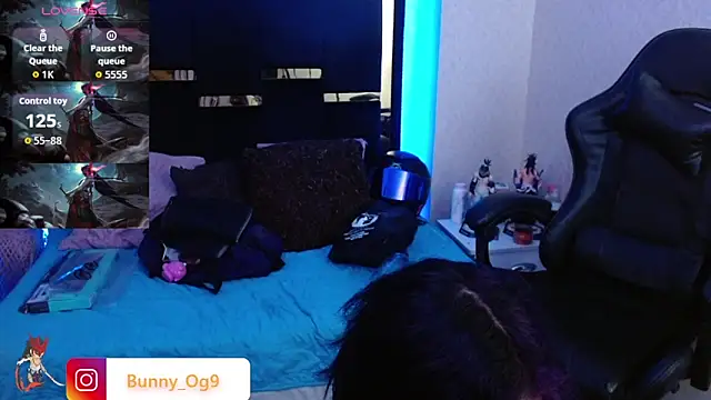Snapshot of Bunny_O chatting on April 2026 01:37:01 AM Bunny O online show from April 2026 01:37:01 AM