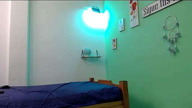 evaleribigtits18 online show from March 2026 01:42:01 AM