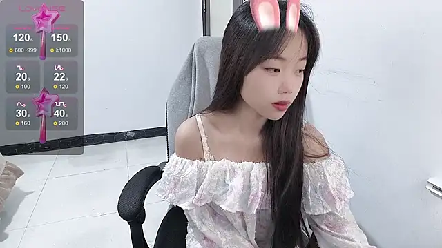 Snapshot of Lvy--v chatting on December 2024 10:36:02 PM Lvy--v online show from December 2024 10:36:02 PM