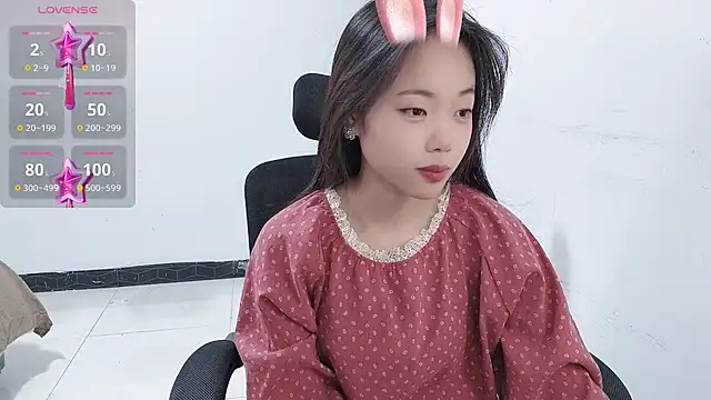 Snapshot of Lvy--v chatting on January 2025 10:02:01 PM Lvy--v online show from January 2025 10:02:01 PM