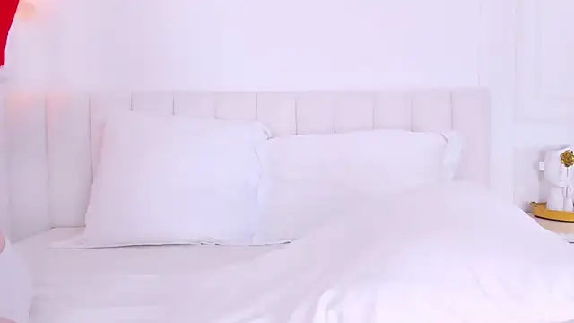 MoonAngelic online show from December 2024 02:42:01 AM