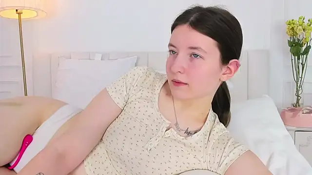 MoonAngelic online show from March 2025 05:59:02 AM