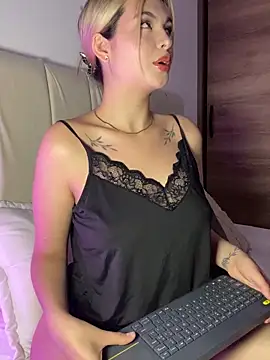 Odett  online show from October 2025 02:45:02 AM