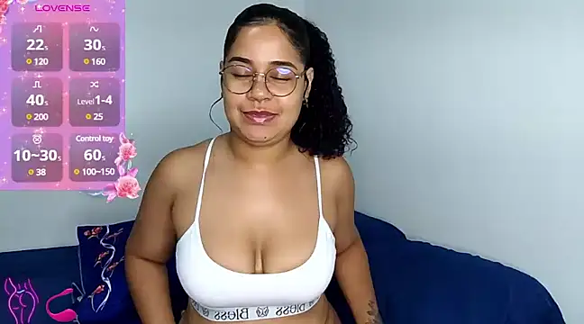 VitoriaFernandes online show from January 2025 12:39:02 AM