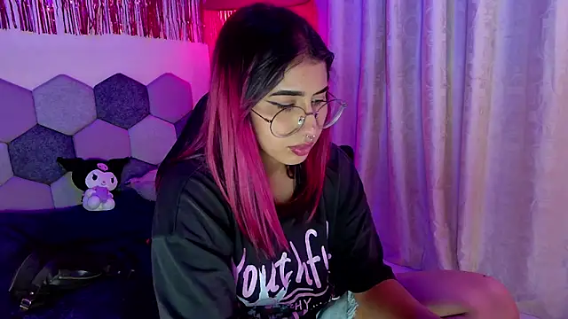 Horny tgn online show from February 2026 06:31:01 PM