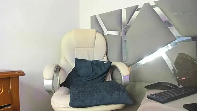 Snapshot of Arii_xxx chatting on February 2025 10:50:01 PM Arii xxx online show from February 2025 10:50:01 PM