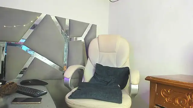 Snapshot of Arii_xxx chatting on February 2025 10:51:01 AM Arii xxx online show from February 2025 10:51:01 AM