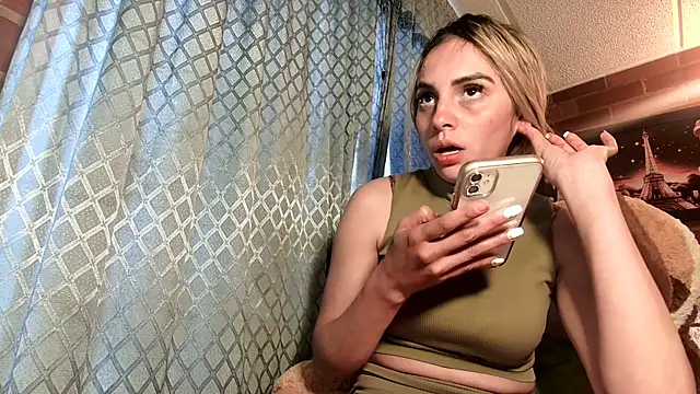 ValeriaLacrozee online show from September 2025 07:04:01 PM