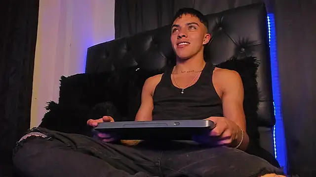 James1lee  online show from December 2024 02:54:02 AM