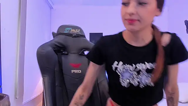 sofiarouge online show from November 2025 08:09:01 PM