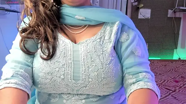 Gulabi Queen online show from February 2025 04:20:01 PM
