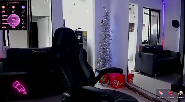 ZhoeStrong online show from December 2024 04:21:02 PM