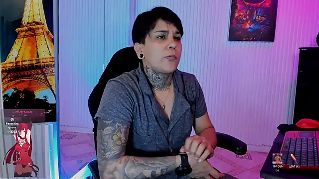 ZhoeStrong online show from April 2026 07:22:01 PM