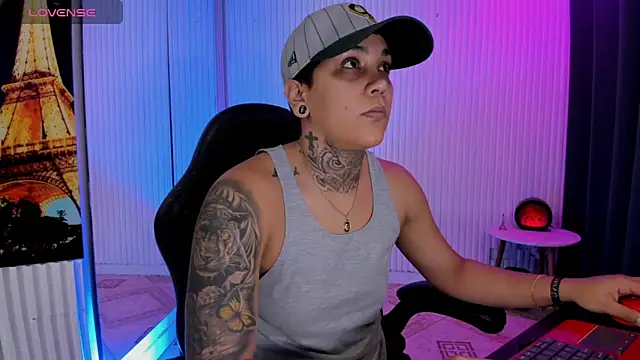 ZhoeStrong online show from April 2026 02:12:02 PM