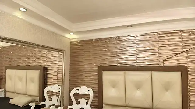 sofiaclauss online show from October 2025 07:56:02 PM