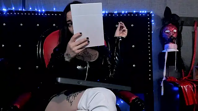 LusstCruella online show from December 2024 09:02:01 PM