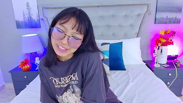 Yommi Winx online show from October 2025 09:33:01 PM