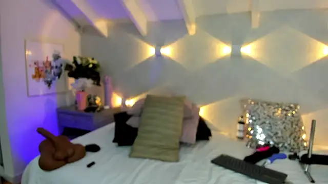 Martina Miiller online show from April 2026 01:08:02 PM