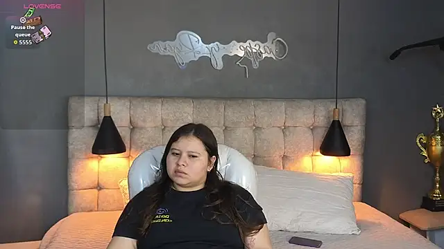 Laia and Aloby online show from September 2025 10:24:02 PM