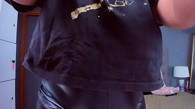 AmyCubes online show from February 2025 02:20:01 PM