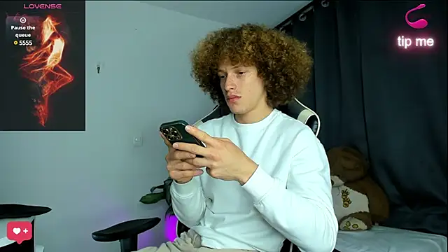 All3ssandr0 online show from March 2025 02:56:02 AM