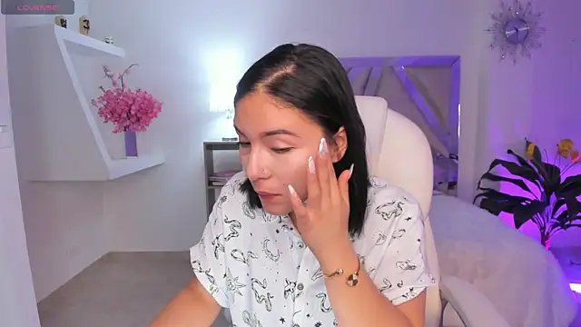 Snapshot of kendaall_jenner_ chatting on January 2025 01:19:01 AM kendaall jenner  online show from January 2025 01:19:01 AM