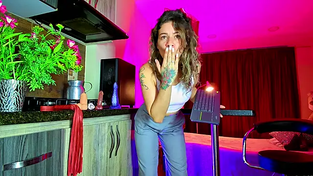Snapshot of oriana_thomson2 chatting on January 2025 11:22:01 PM oriana thomson2 online show from January 2025 11:22:01 PM