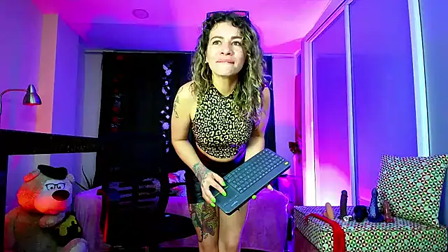 Snapshot of oriana_thomson2 chatting on February 2025 08:42:02 AM oriana thomson2 online show from February 2025 08:42:02 AM