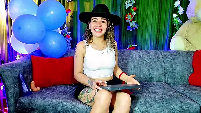 Snapshot of oriana_thomson2 chatting on February 2025 03:33:02 AM oriana thomson2 online show from February 2025 03:33:02 AM