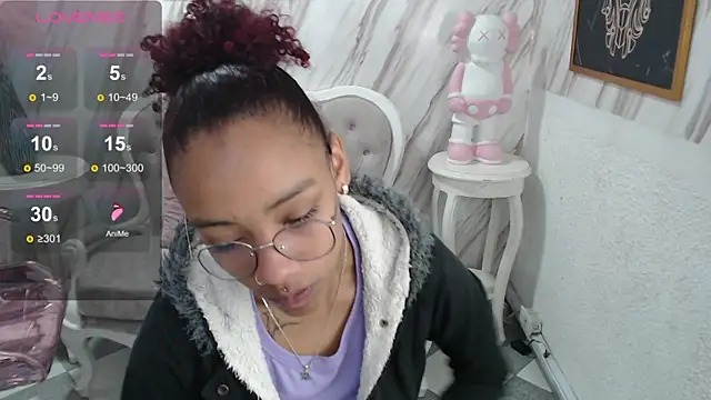 Snapshot of Violeth_b chatting on January 2025 12:54:02 PM Violeth b online show from January 2025 12:54:02 PM