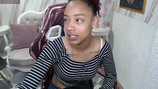 Snapshot of Violeth_b chatting on February 2025 12:38:02 PM Violeth b online show from February 2025 12:38:02 PM