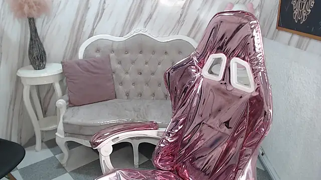 Snapshot of Violeth_b chatting on February 2025 12:38:02 PM Violeth b online show from February 2025 12:38:02 PM