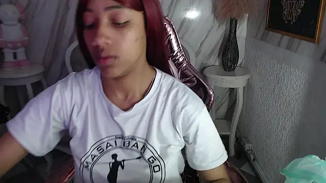 Snapshot of Violeth_b chatting on March 2025 12:46:01 PM Violeth b online show from March 2025 12:46:01 PM