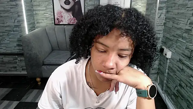 Snapshot of Violeth_b chatting on September 2025 12:48:01 PM Violeth b online show from September 2025 12:48:01 PM