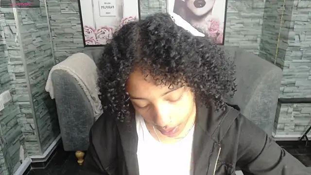 Snapshot of Violeth_b chatting on September 2025 12:51:02 PM Violeth b online show from September 2025 12:51:02 PM