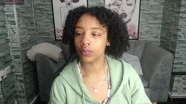 Snapshot of Violeth_b chatting on September 2025 12:41:01 PM Violeth b online show from September 2025 12:41:01 PM