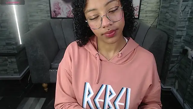 Snapshot of Violeth_b chatting on October 2025 12:57:02 PM Violeth b online show from October 2025 12:57:02 PM