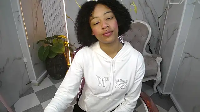 Snapshot of Violeth_b chatting on October 2025 01:14:01 PM Violeth b online show from October 2025 01:14:01 PM