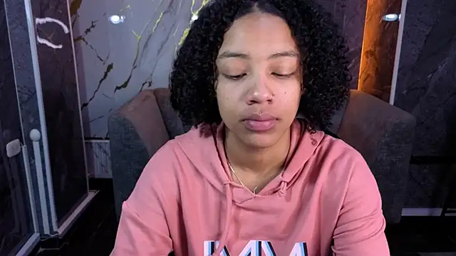 Snapshot of Violeth_b chatting on October 2025 12:52:02 PM Violeth b online show from October 2025 12:52:02 PM