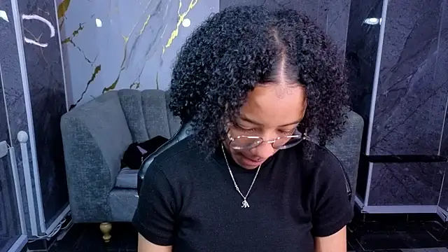 Snapshot of Violeth_b chatting on October 2025 12:50:02 PM Violeth b online show from October 2025 12:50:02 PM