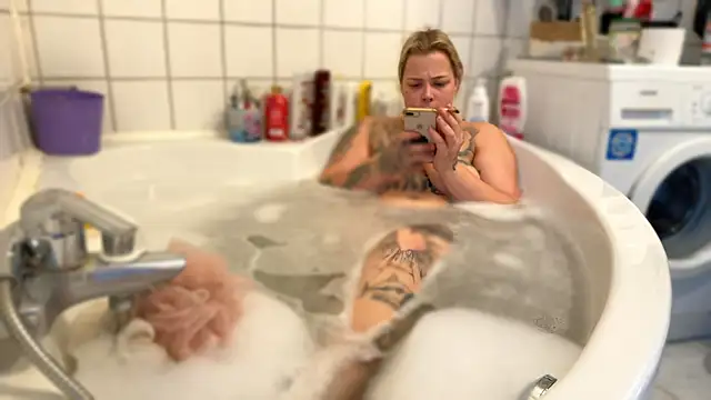 elina may online show from December 2024 11:26:01 AM