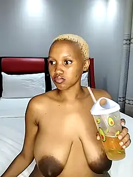 Snapshot of Sego_TeeTee chatting on March 2025 11:28:02 PM Sego TeeTee online show from March 2025 11:28:02 PM