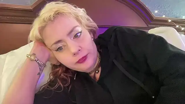 Snapshot of SkarlettRose96 chatting on April 2026 07:49:02 PM SkarlettRose96 online show from April 2026 07:49:02 PM