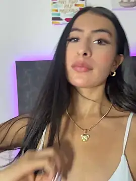 IssabellaLopez online show from June 2026 05:01:02 PM
