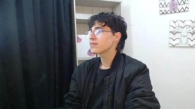 Jeam hot online show from December 2024 09:47:02 PM