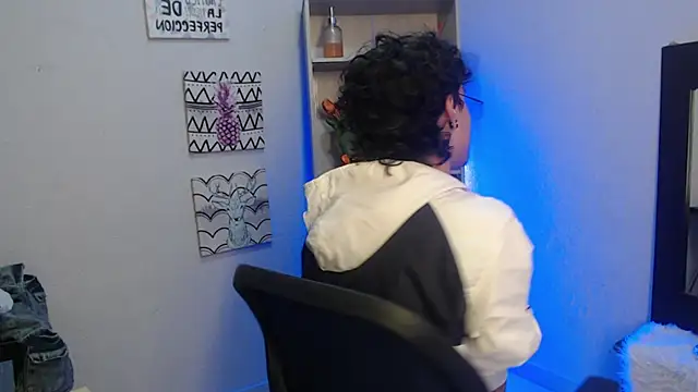 Jeam hot online show from January 2025 01:32:01 AM