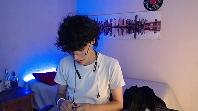 Jeam hot online show from February 2025 07:38:02 PM