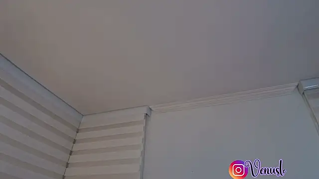 venusleroy  online show from December 2025 11:13:01 PM