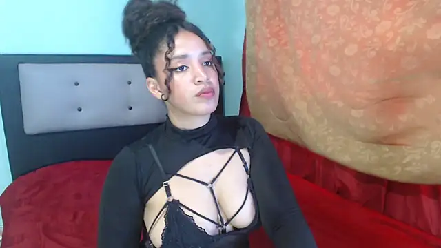 Snapshot of kalipso_n-jones chatting on February 2025 02:48:02 PM kalipso n-jones online show from February 2025 02:48:02 PM